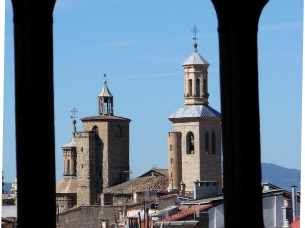 Iglesia de San Saturnino desde la Catedral